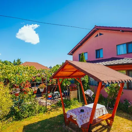 Casa Dochia سفنتو جيورجي