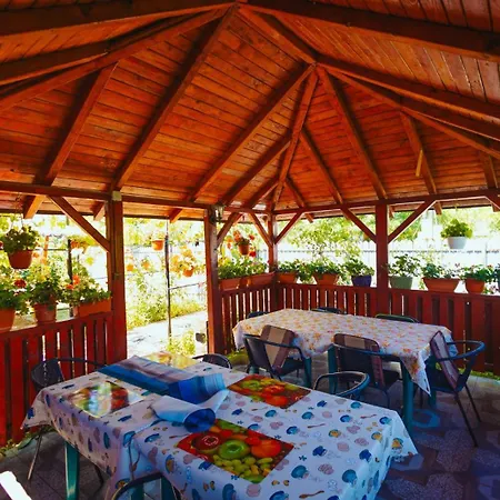 Casa Dochia بيت ضيافة *